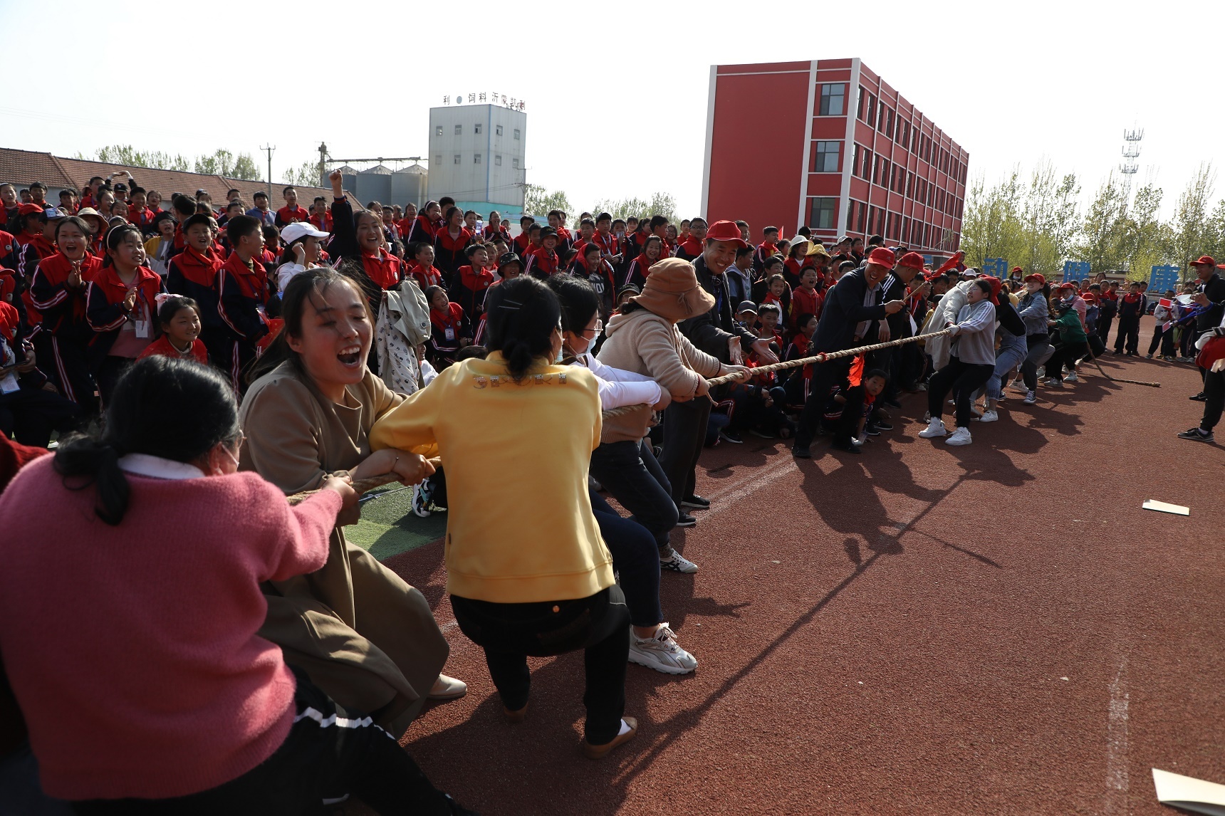 山东省临沂市沂南县湖头镇中心小学:德美体育节 运动展风采